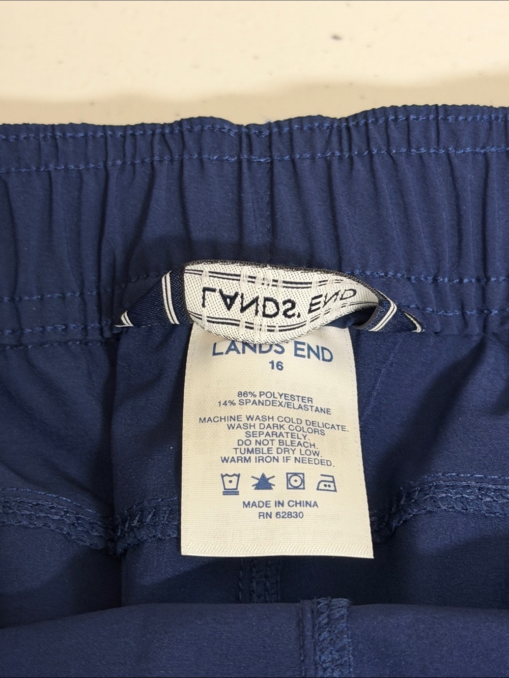 Lands' End ladies board shorts - Picture 4 of 6